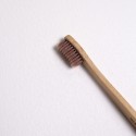 Бамбуковая зубная щетка с плоской ручкой, коричневая
