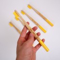 Бамбуковая зубная щетка с круглой ручкой, желтая